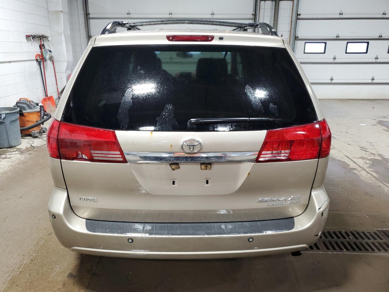 Lot #3034296066 2004 TOYOTA SIENNA XLE