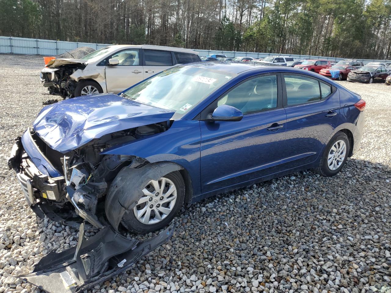 HYUNDAI ELANTRA SE