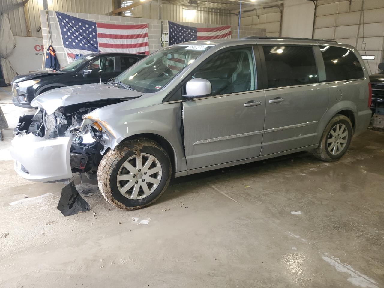 Lot #3040803753 2016 CHRYSLER TOWN & COU