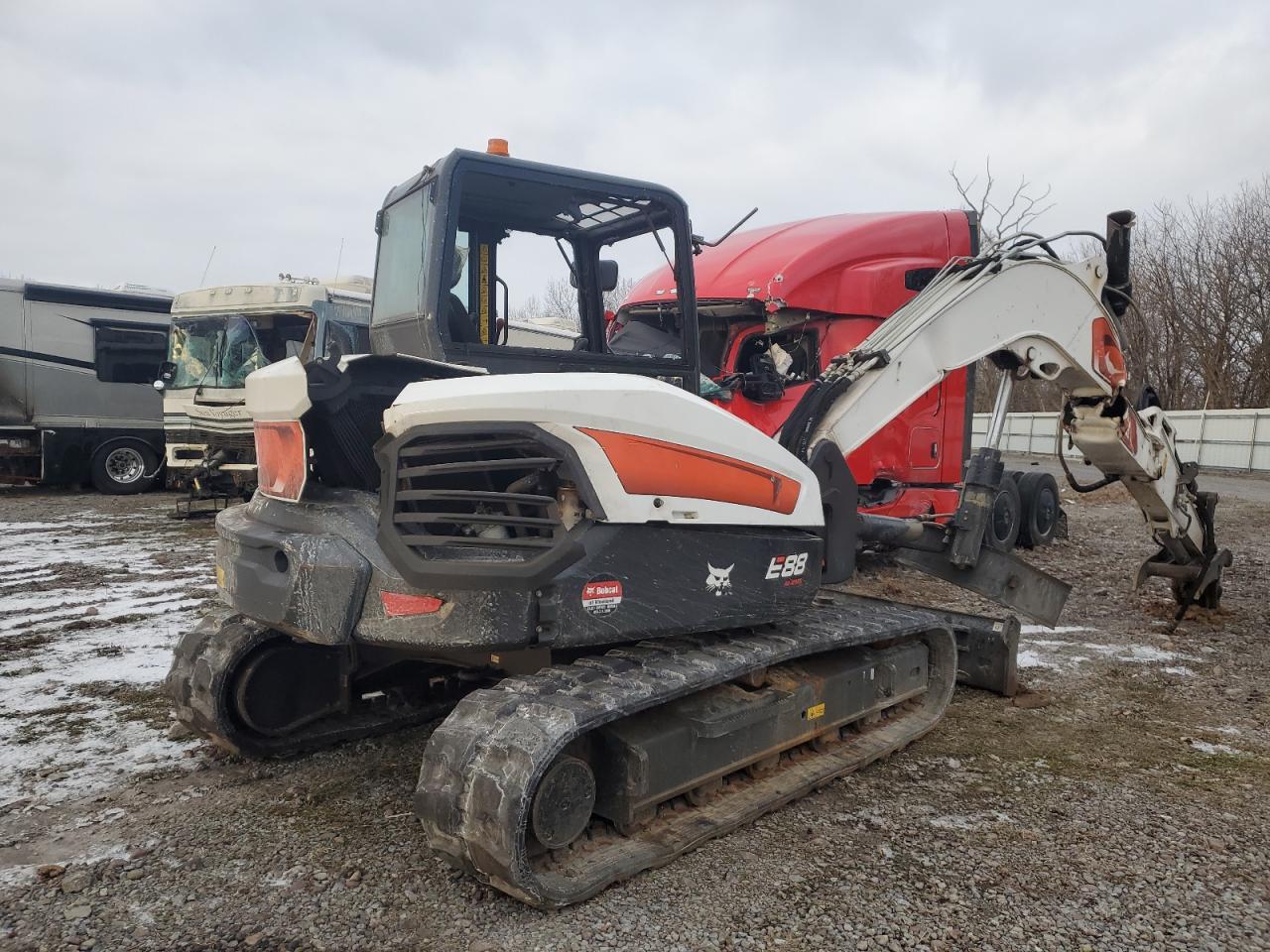 Lot #3029348780 2023 BOBCAT E88