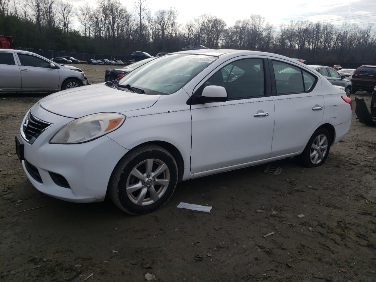 Lot #3033242841 2014 NISSAN VERSA S