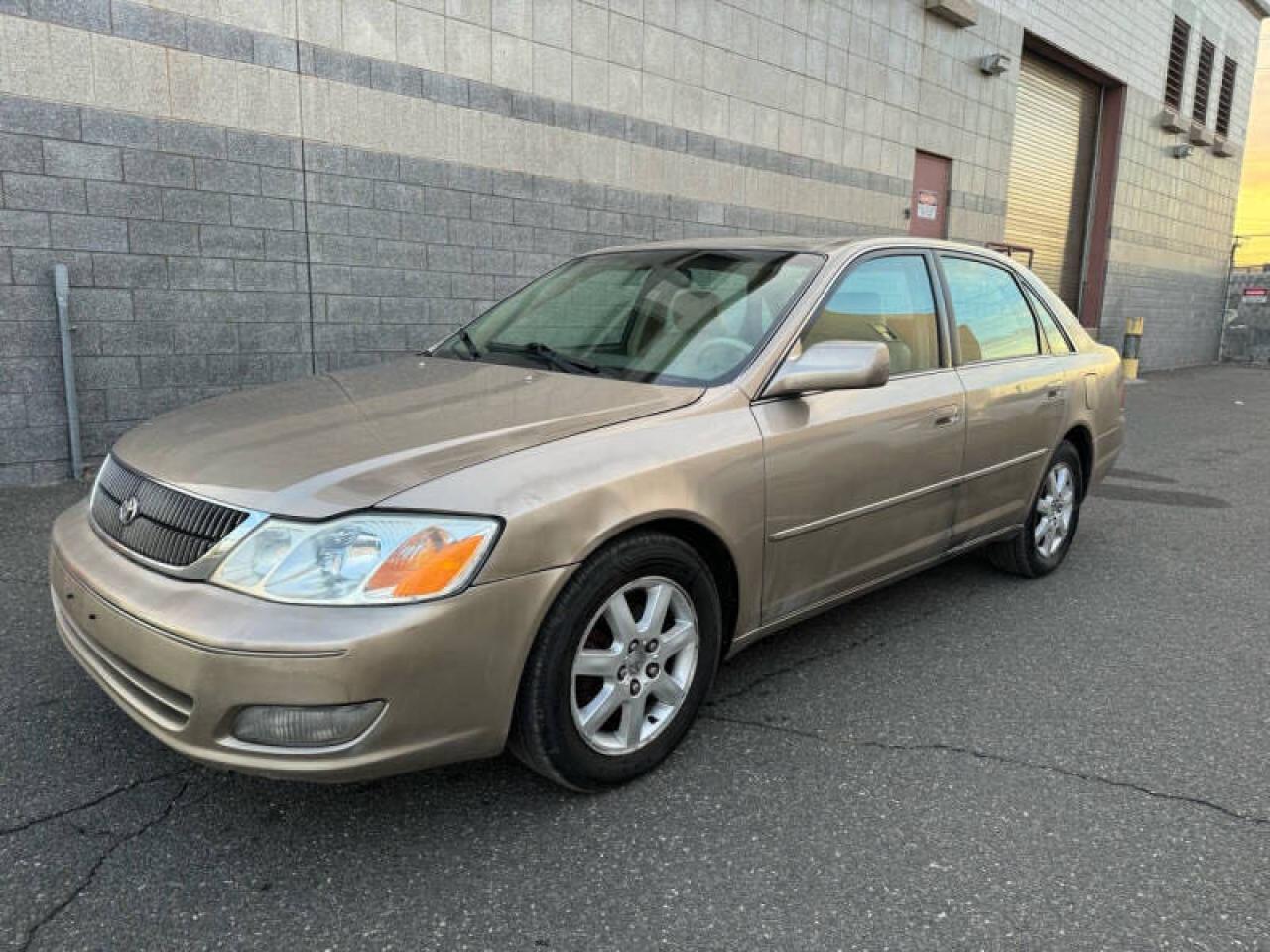 Lot #3024368553 2000 TOYOTA AVALON XL