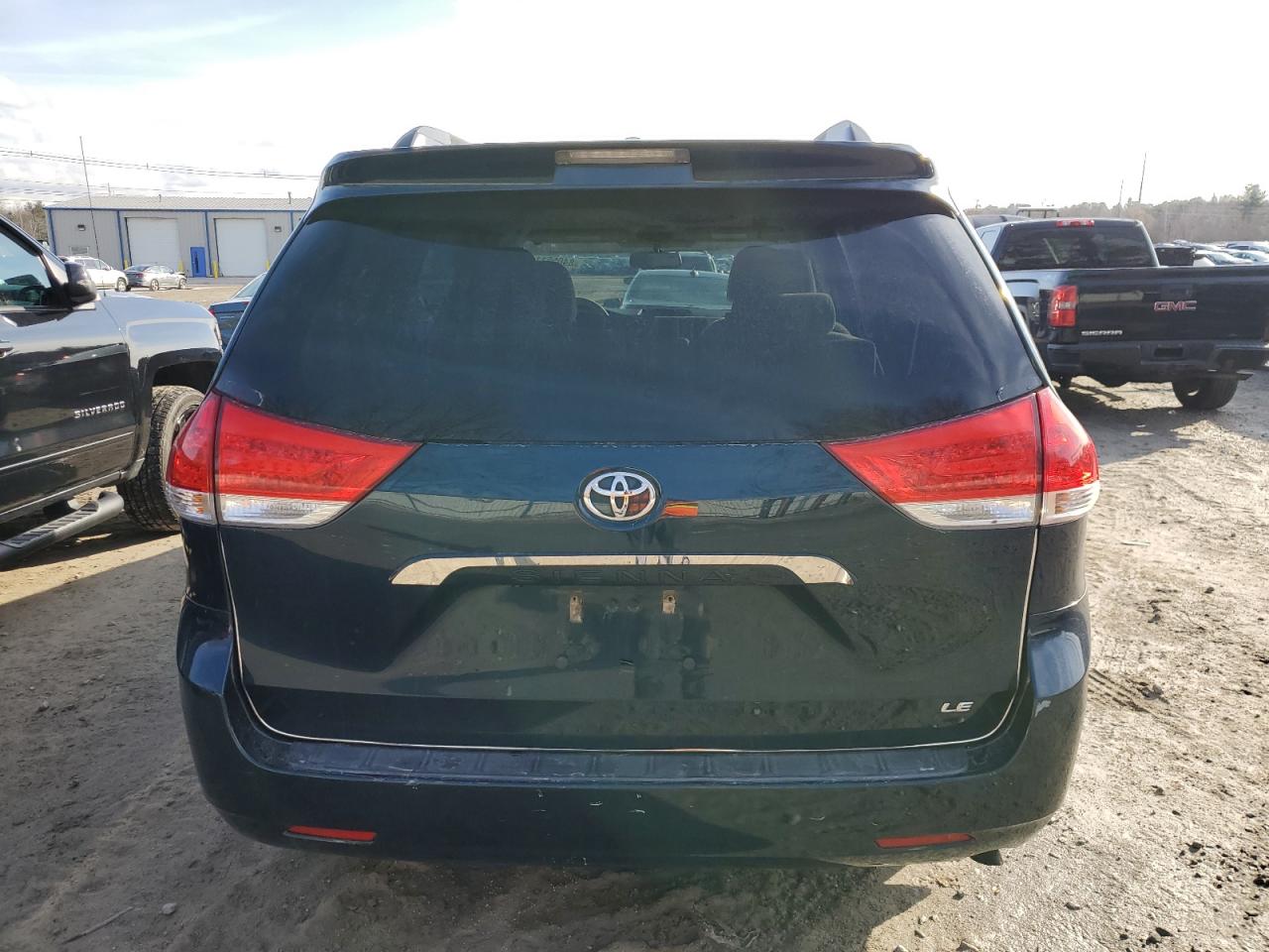 Lot #3033038999 2012 TOYOTA SIENNA LE