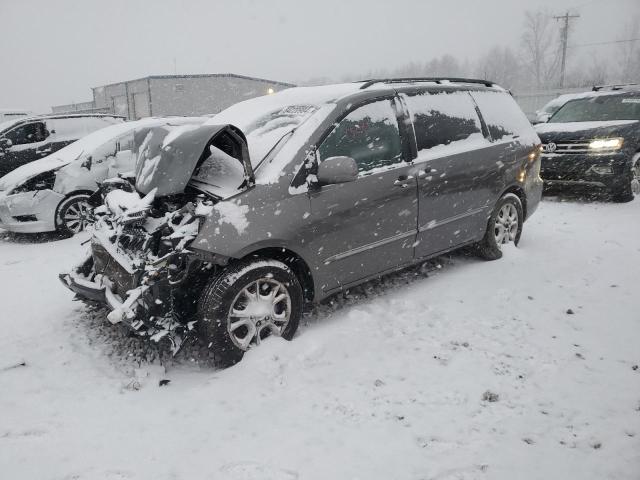 TOYOTA SIENNA XLE