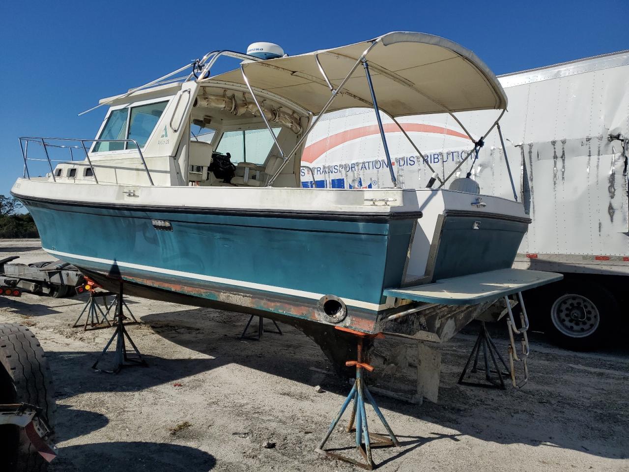 Lot #3041824413 2002 AUL BOAT