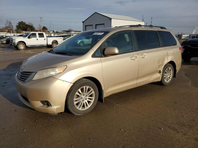 TOYOTA SIENNA XLE