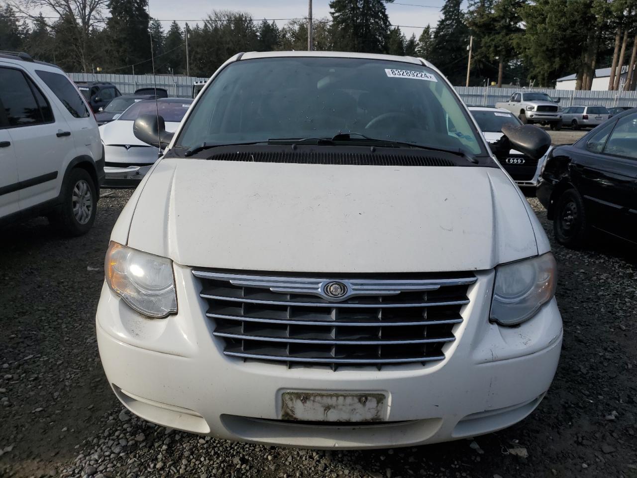 Lot #3026189313 2005 CHRYSLER TOWN & COU