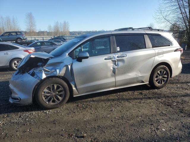 2024 TOYOTA SIENNA XLE #3033670724