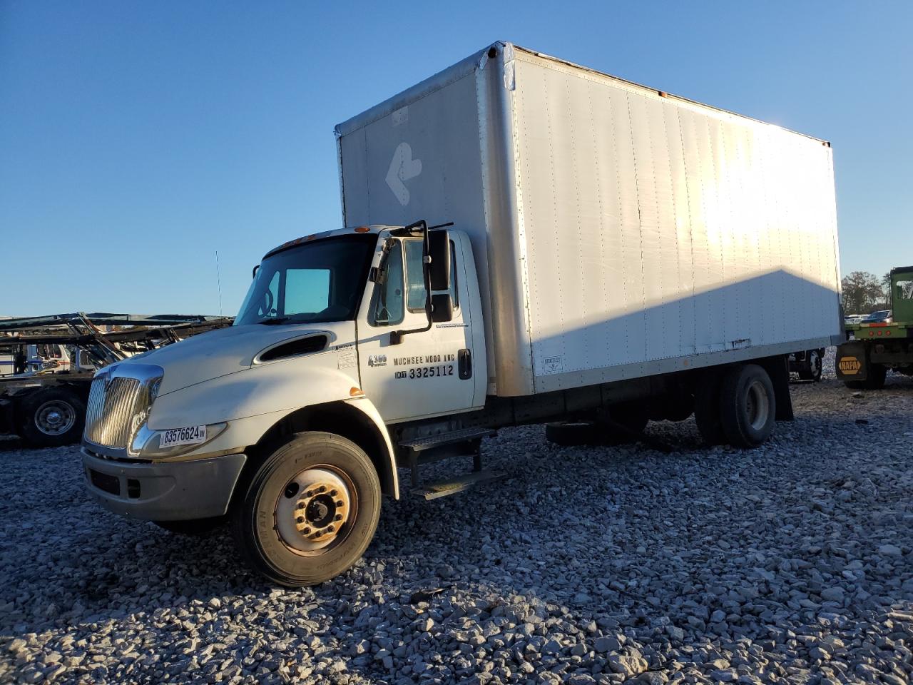 Lot #3024279848 2002 INTERNATIONAL 4000 4300