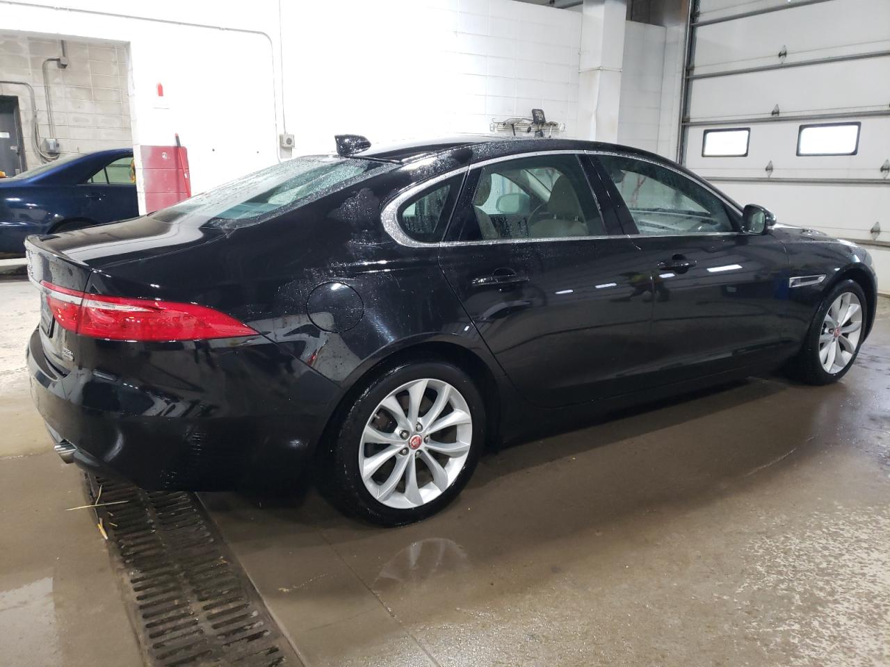 Lot #3028288809 2018 JAGUAR XF PREMIUM