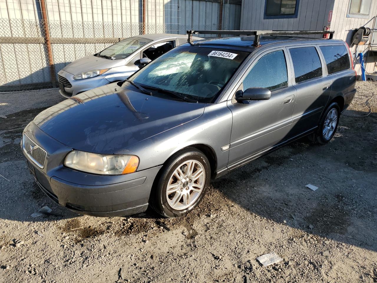 Lot #3051291643 2006 VOLVO V70