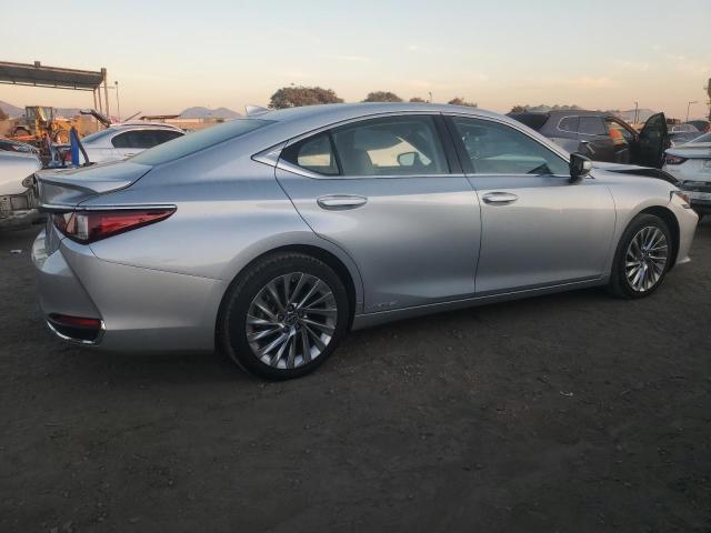 VIN 58AE21B1XLU012217 2020 LEXUS ES300 no.3