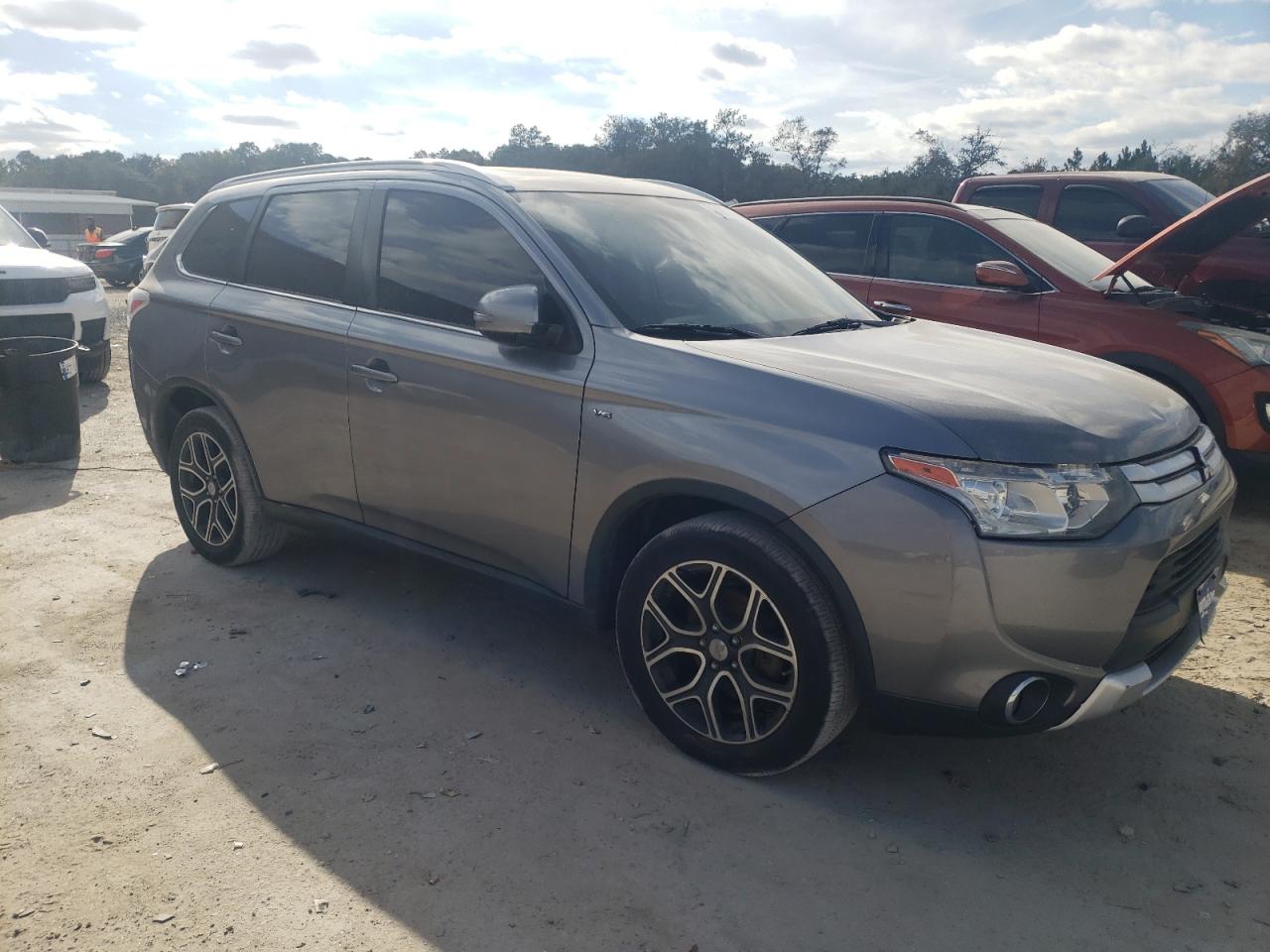 Lot #3024704593 2015 MITSUBISHI OUTLANDER