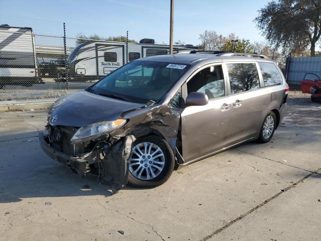 2014 TOYOTA SIENNA XLE #3033001018