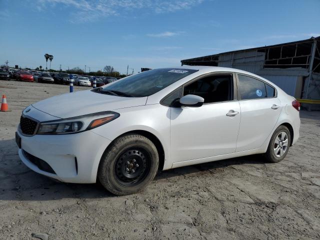 VIN 3KPFL4A79JE206110 2018 KIA FORTE no.1