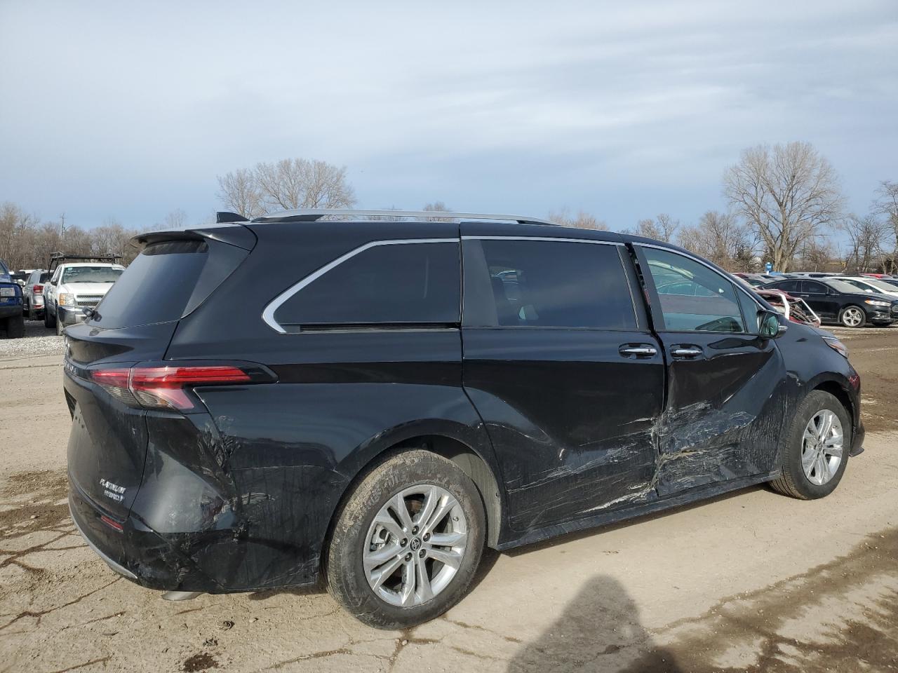 Lot #3033273813 2023 TOYOTA SIENNA LIM