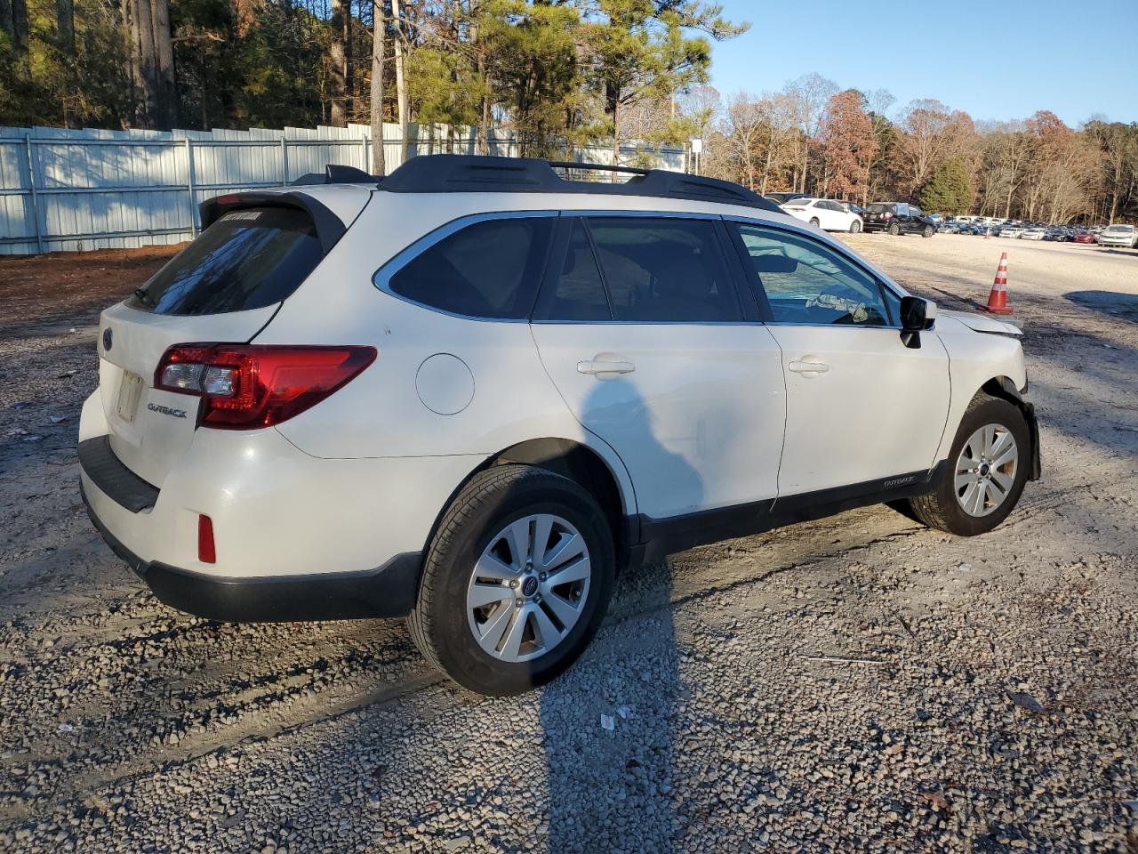 Lot #3029505362 2016 SUBARU OUTBACK 2.