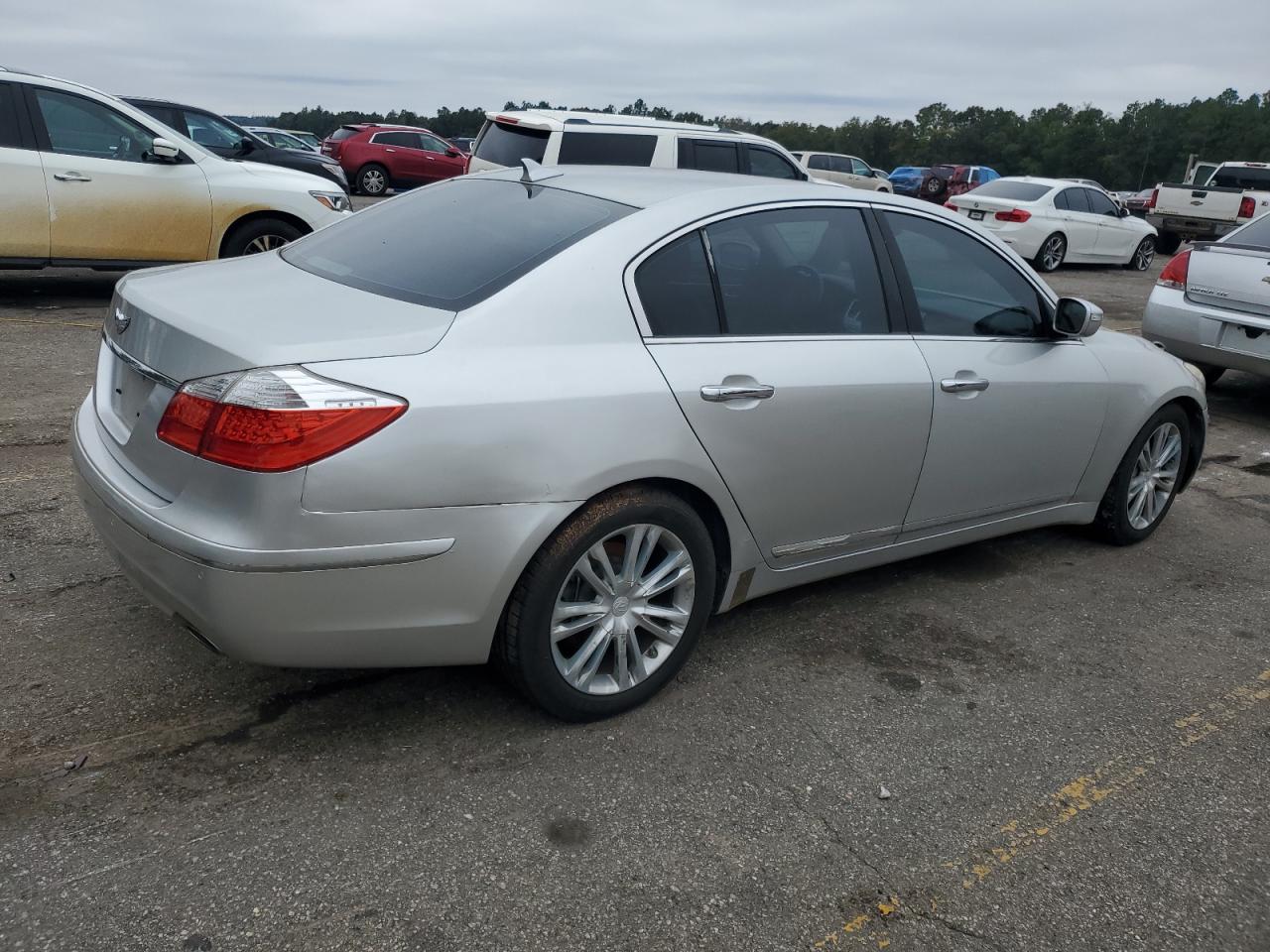 Lot #3029608070 2011 HYUNDAI GENESIS 4.