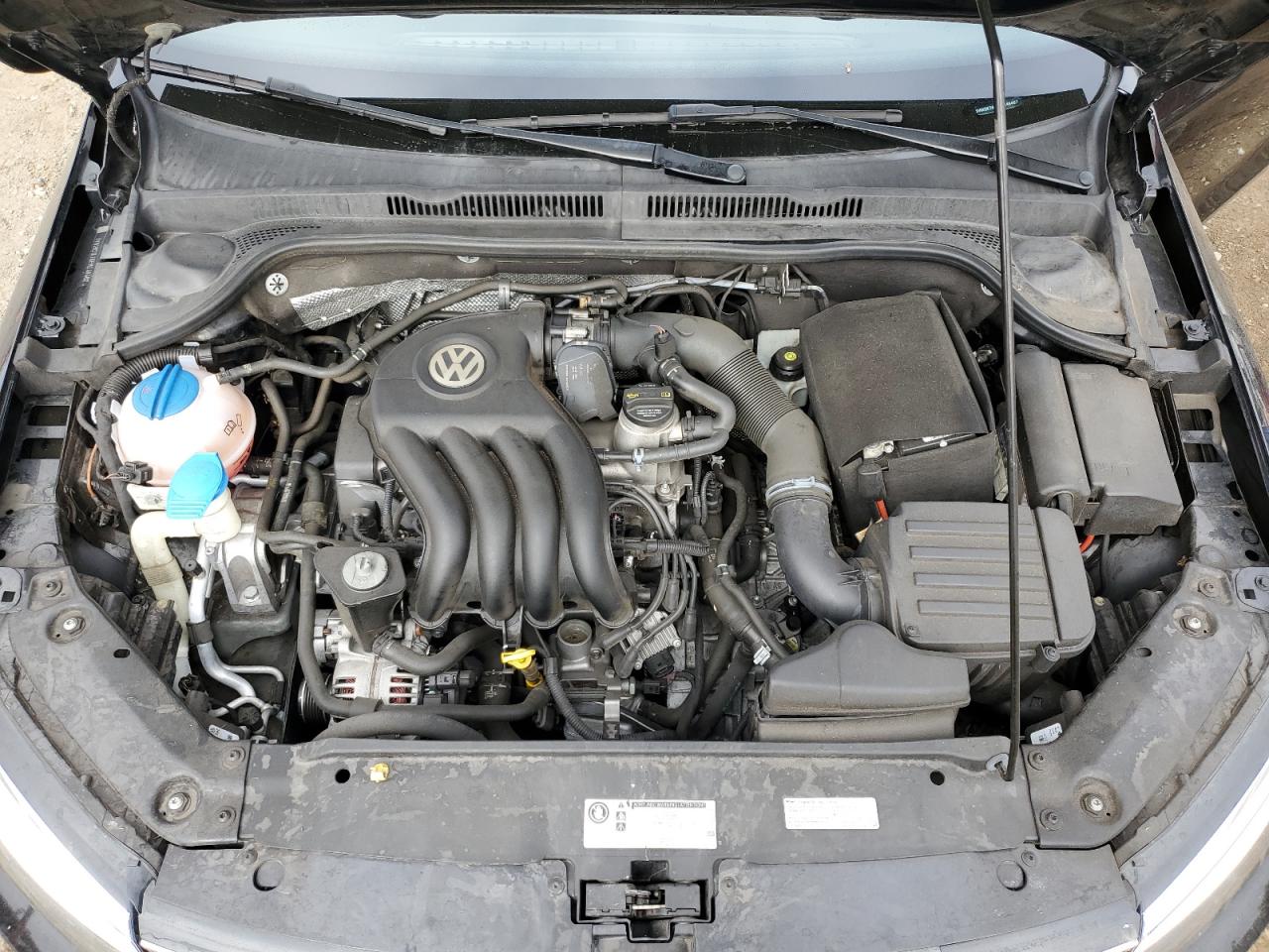 VOLKSWAGEN JETTA BASE