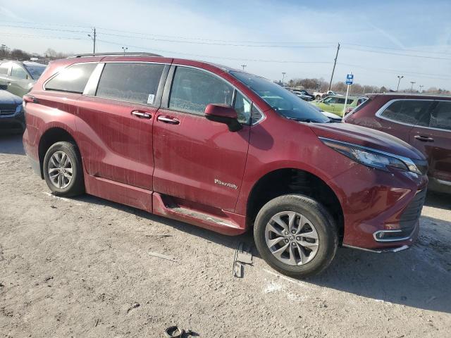2022 TOYOTA SIENNA XLE - 5TDJRKEC1NS080079