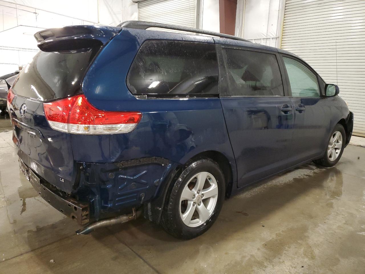 Lot #3034305111 2012 TOYOTA SIENNA LE