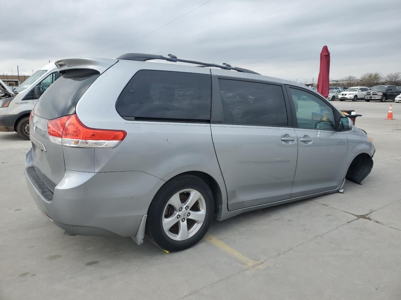 Lot #3034065838 2011 TOYOTA SIENNA LE