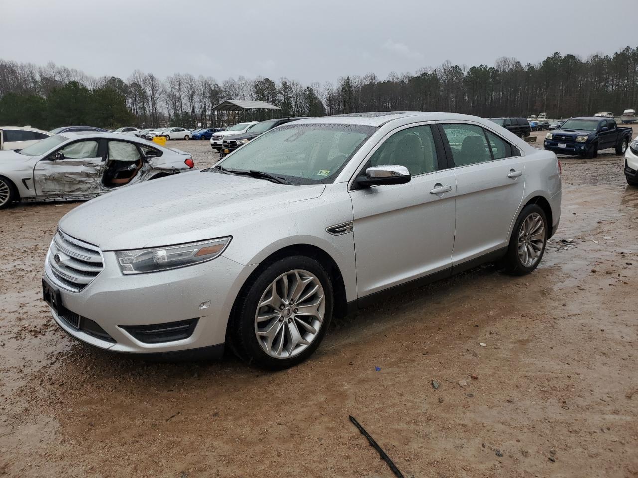 Lot #3027080784 2013 FORD TAURUS LIM