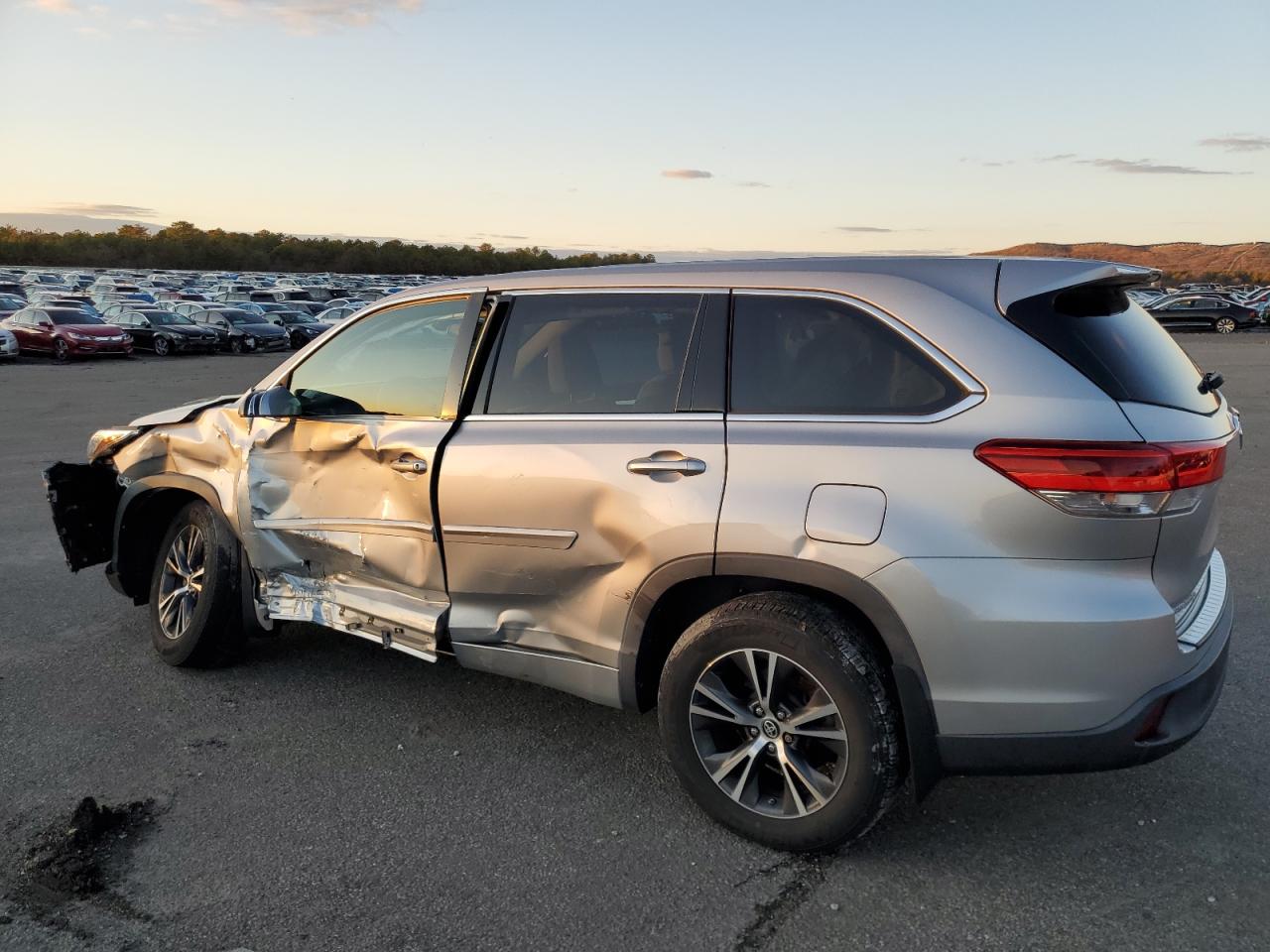 Lot #3052498129 2018 TOYOTA HIGHLANDER