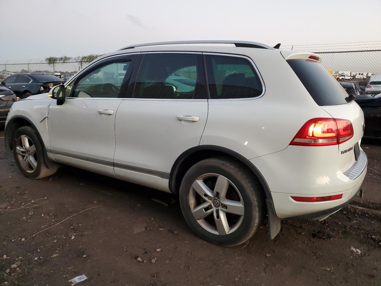 Lot #3046754729 2014 VOLKSWAGEN TOUAREG V6