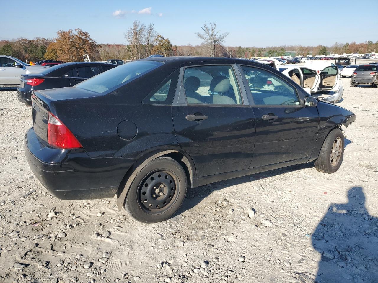 Lot #3033088999 2005 FORD FOCUS ZX4