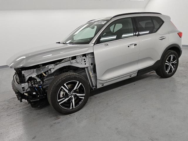 VOLVO XC40 CORE