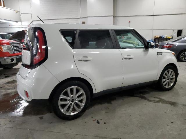 KIA SOUL + 2018 white  gas KNDJP3A55J7539377 photo #4