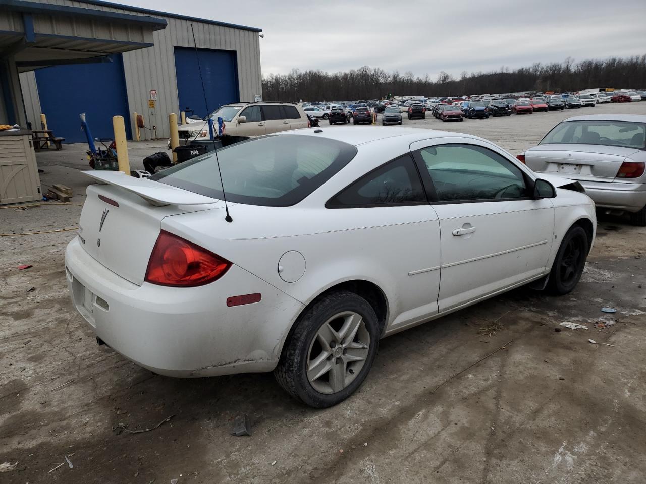 Lot #3030637105 2007 PONTIAC G5