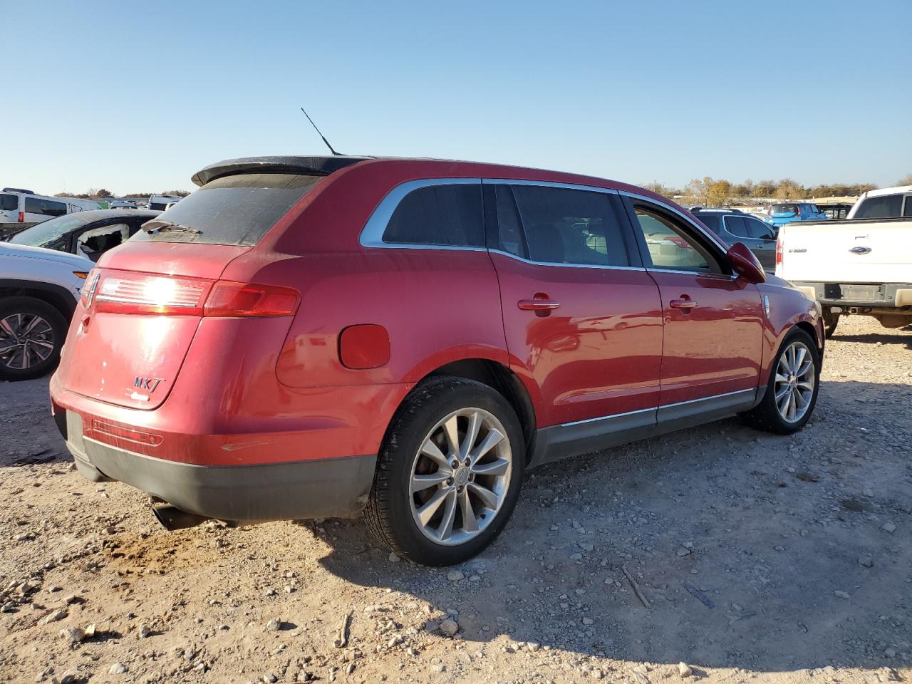 Lot #3021001220 2011 LINCOLN MKT