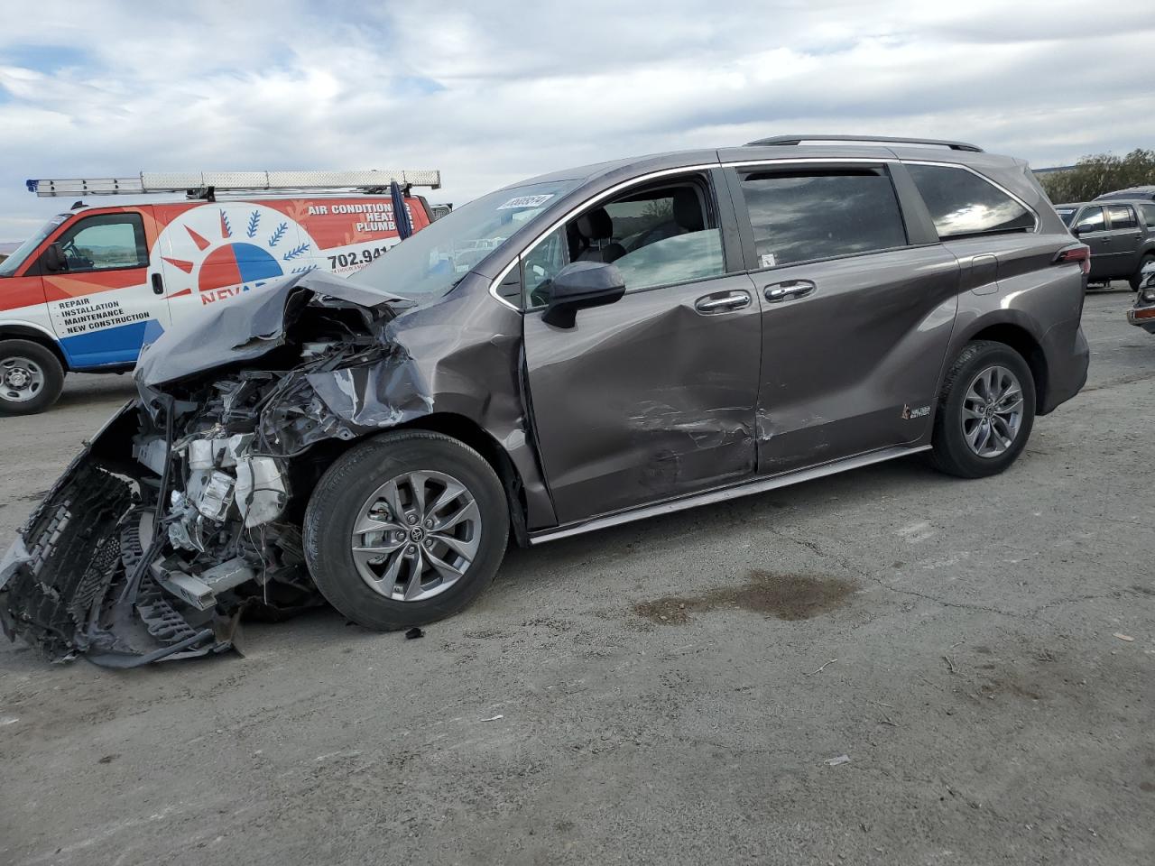 TOYOTA SIENNA XLE