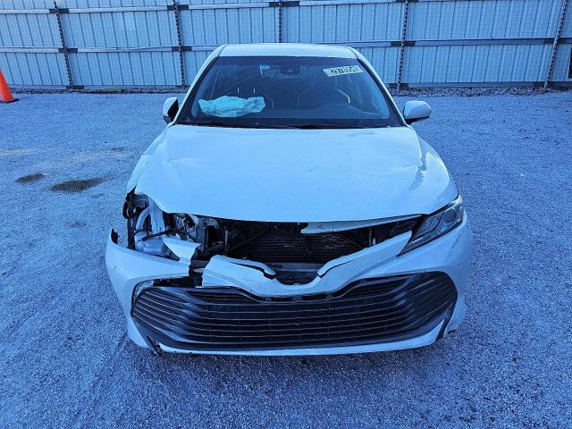 VIN 4T1B11HK8JU077741 2018 TOYOTA CAMRY no.5