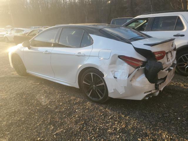 TOYOTA CAMRY XSE 2018 white  gas 4T1B61HK9JU121814 photo #3