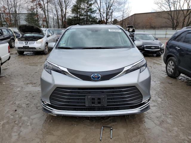 2024 TOYOTA SIENNA XLE - 5TDJSKFC2RS111431