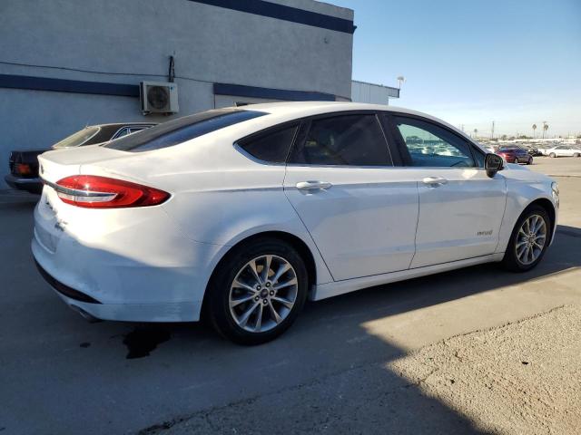 VIN 3FA6P0LU1HR299990 2017 FORD FUSION no.3