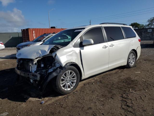 TOYOTA SIENNA XLE 2016 white sports v gas 5TDYK3DC1GS707800 photo #1