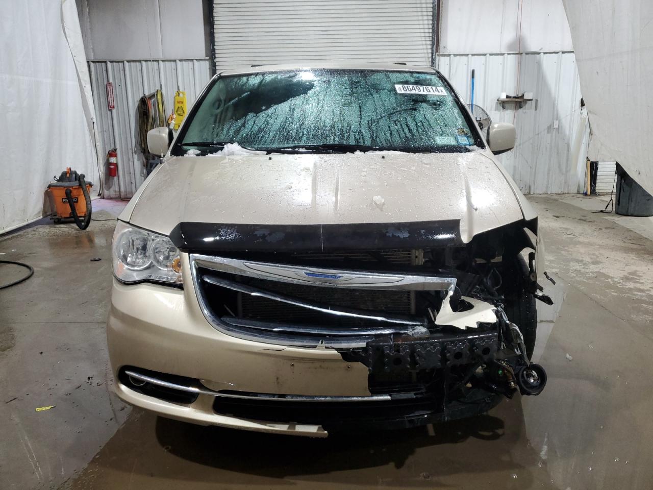 Lot #3040717793 2014 CHRYSLER TOWN & COU