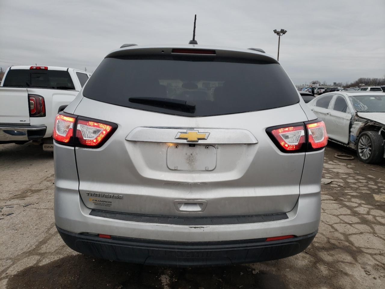 CHEVROLET TRAVERSE LS