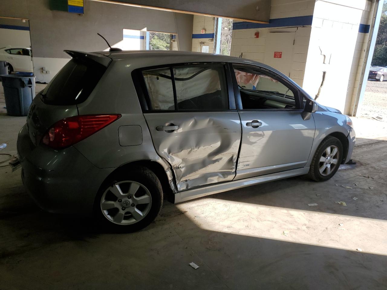 Lot #3029445686 2011 NISSAN VERSA S