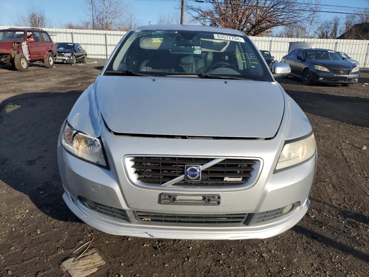 Lot #3033010051 2009 VOLVO S40 T5