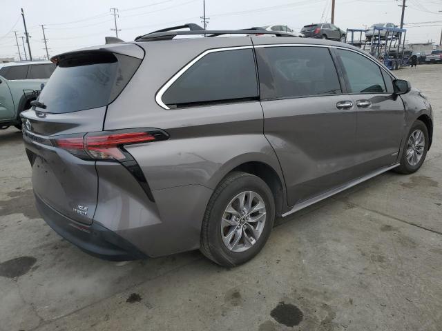 TOYOTA SIENNA XLE 2021 gray  Hybrid 5TDYRKEC5MS024126 photo #4