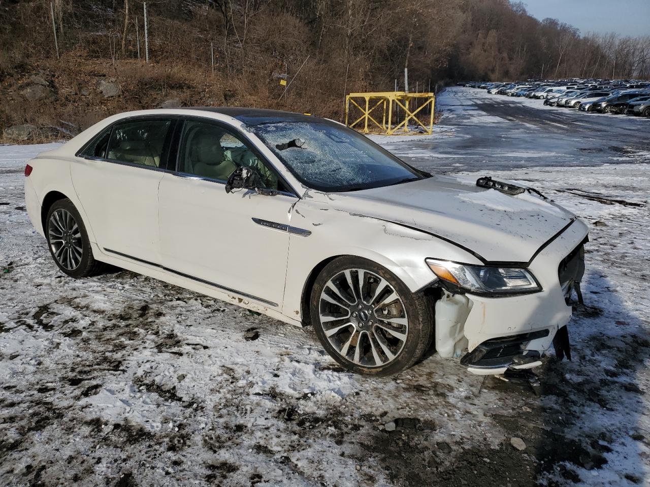 Lot #3049493714 2018 LINCOLN CONTINENTA