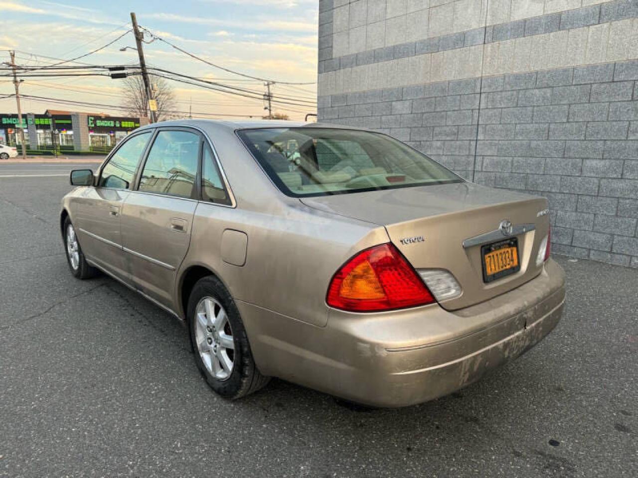 Lot #3024368553 2000 TOYOTA AVALON XL