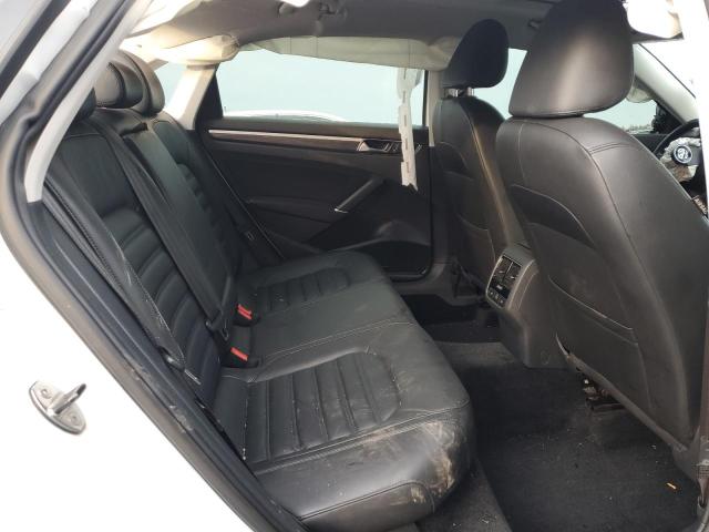 2017 VOLKSWAGEN PASSAT SEL - 1VWCT7A34HC038019