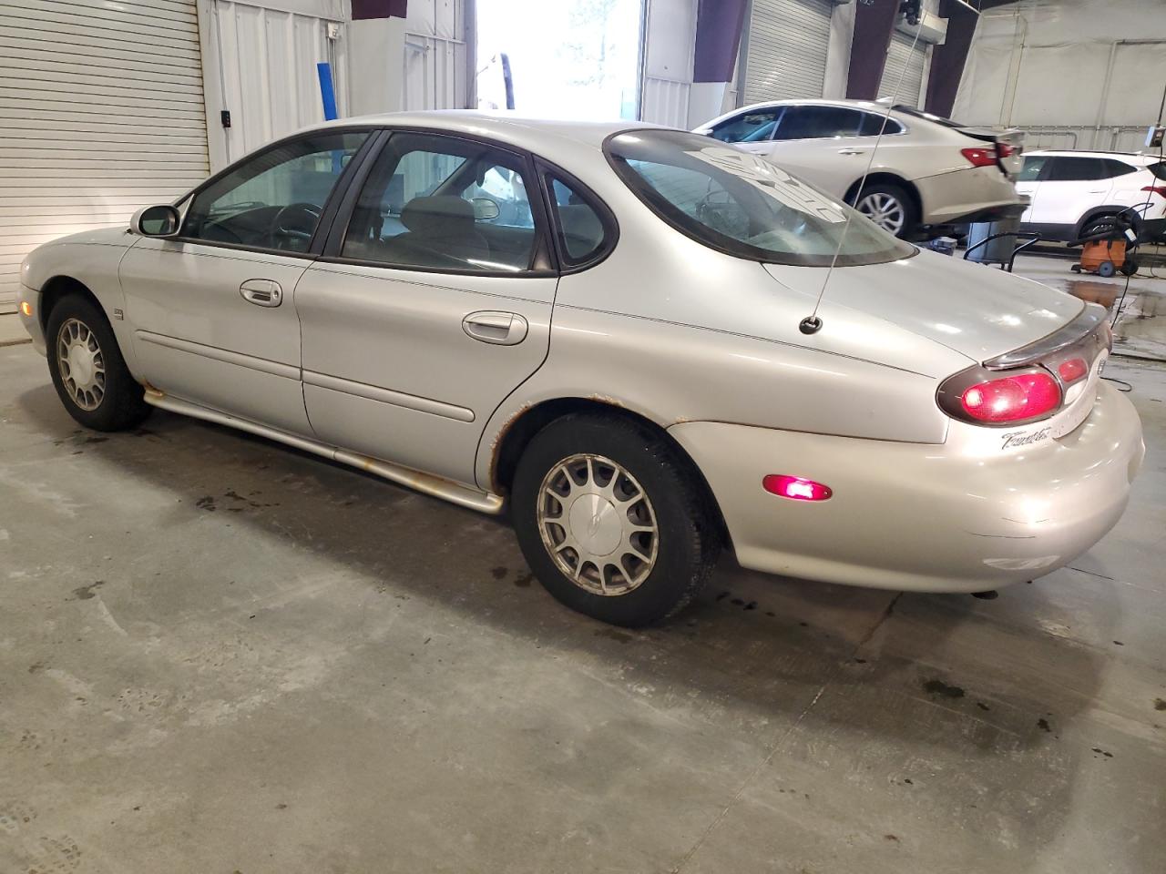 Lot #3036968726 1999 FORD TAURUS SE