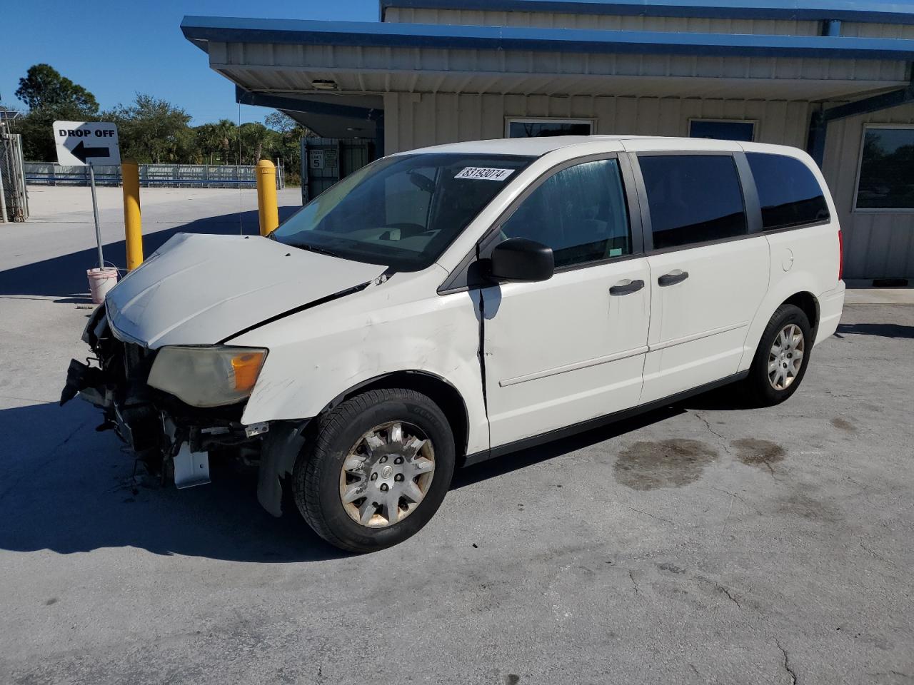  Salvage Chrysler Minivan